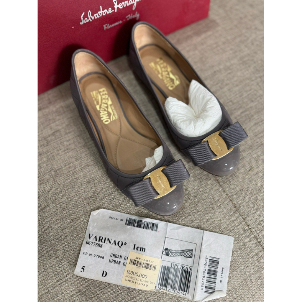 Salvatore Ferragamo Varina Flat Shoes