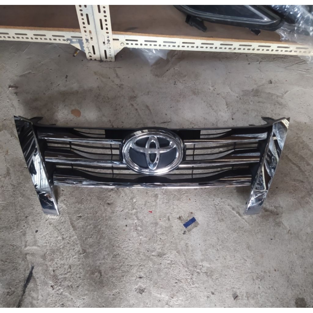 Grill Grille Grill Toyota Fortuner vrz 2016 2017 2018 original