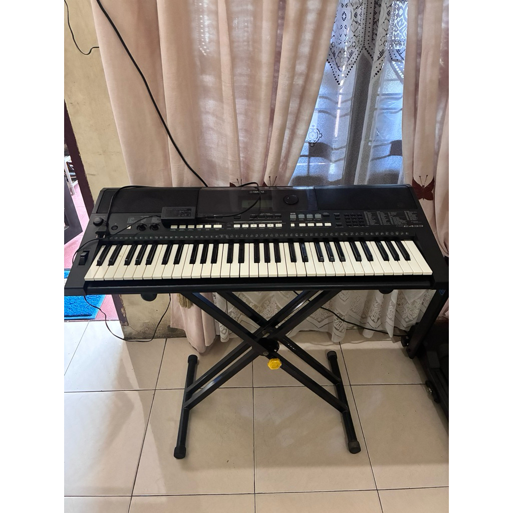 Yamaha Psr E433 + Stand