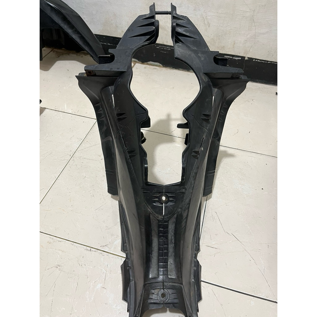 KAWASAKI EDGE BODY KASAR TENGAH DAN COVER KUNCI KONTAK