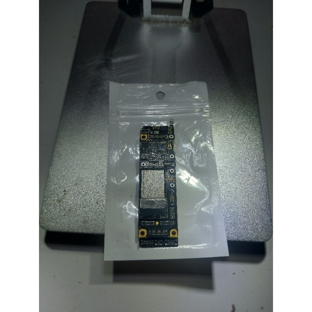 Mesin iphone 11 64GB lock icloud