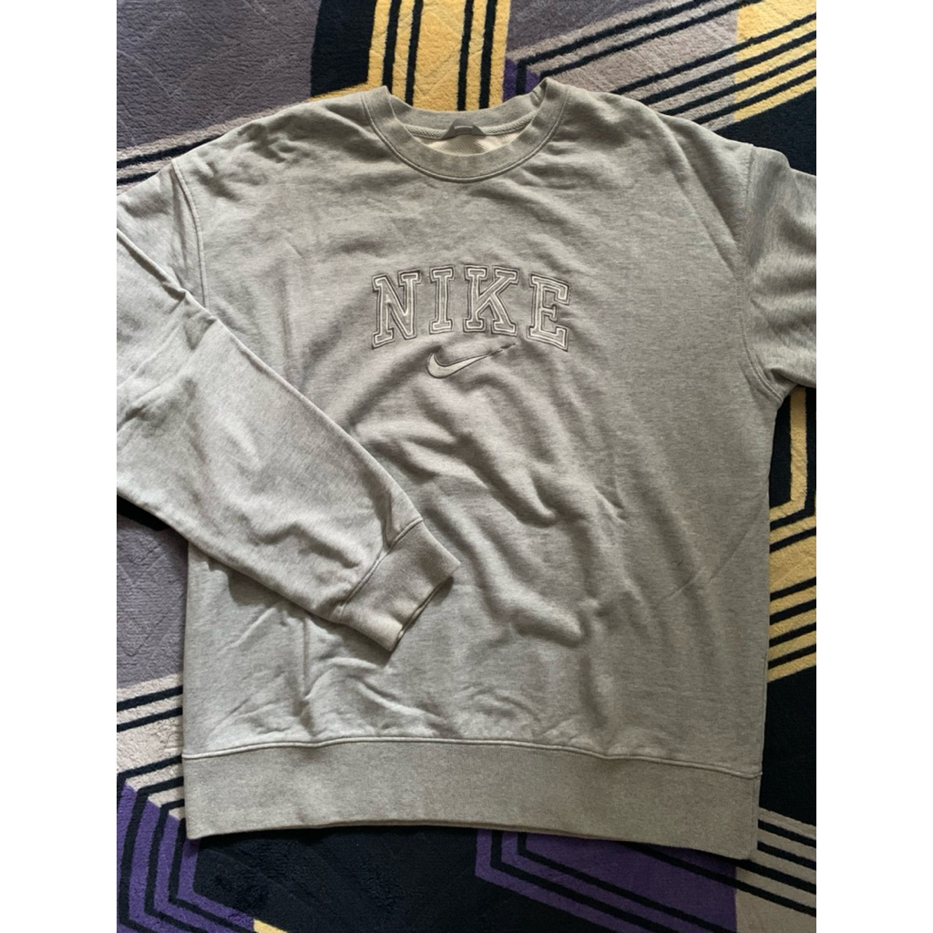 PREOVED_Crewneck Oversize_Nike abu polos (Unisex)
