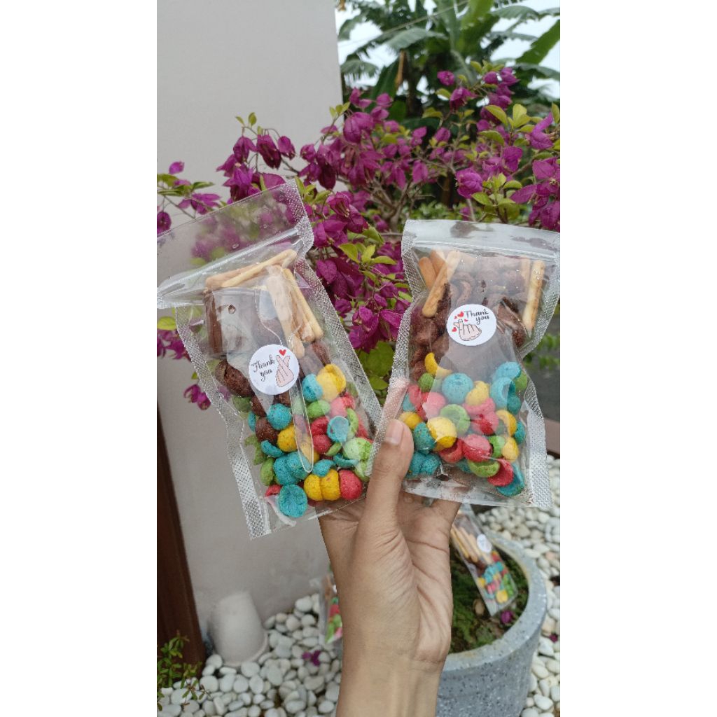 Jajanan jadul Coco Crunch mix bistik (biskuit stik), 50g