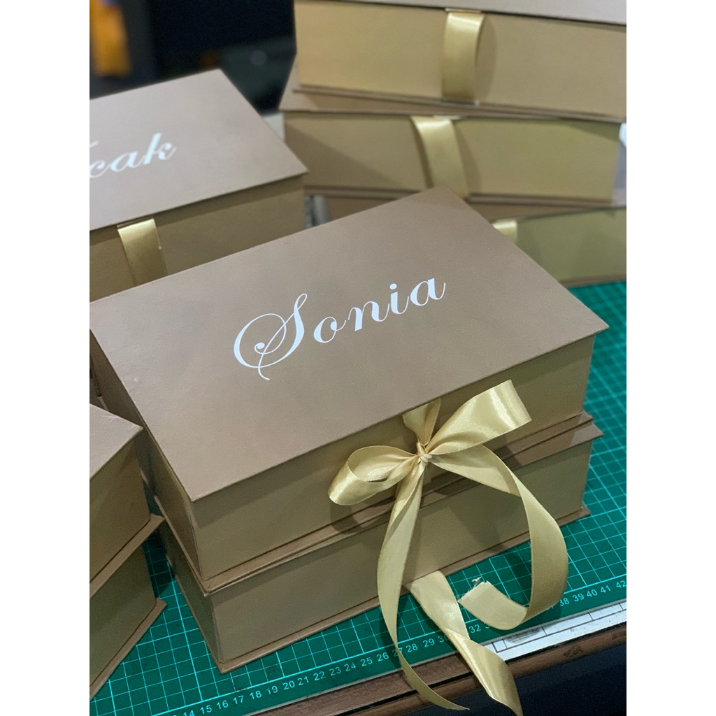 Custom Hardbox / Custom Hampers Box