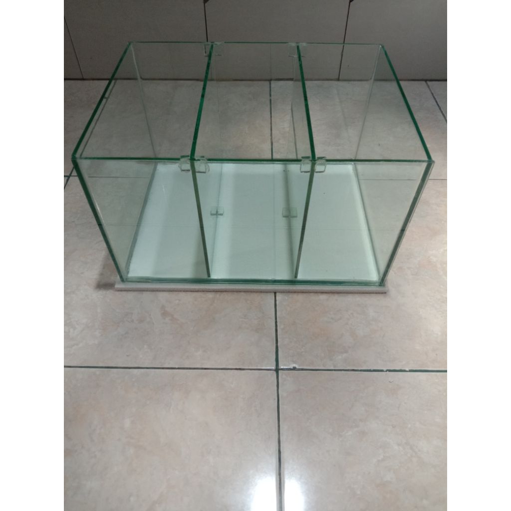 Aquarium costum 40x30x23 sekat 3