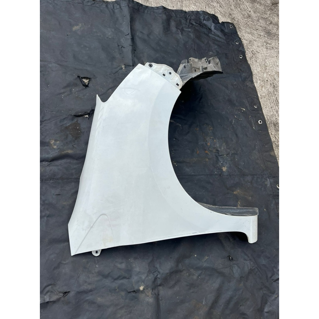 Fender Ayla/Agya Kanan