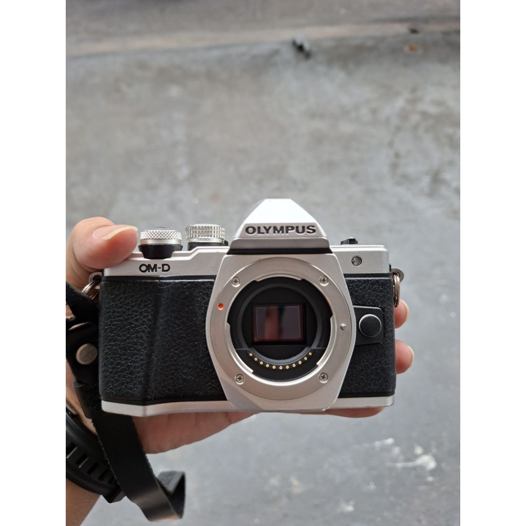 Kamera Mirrorless Olympus OMD EM10 Mark II