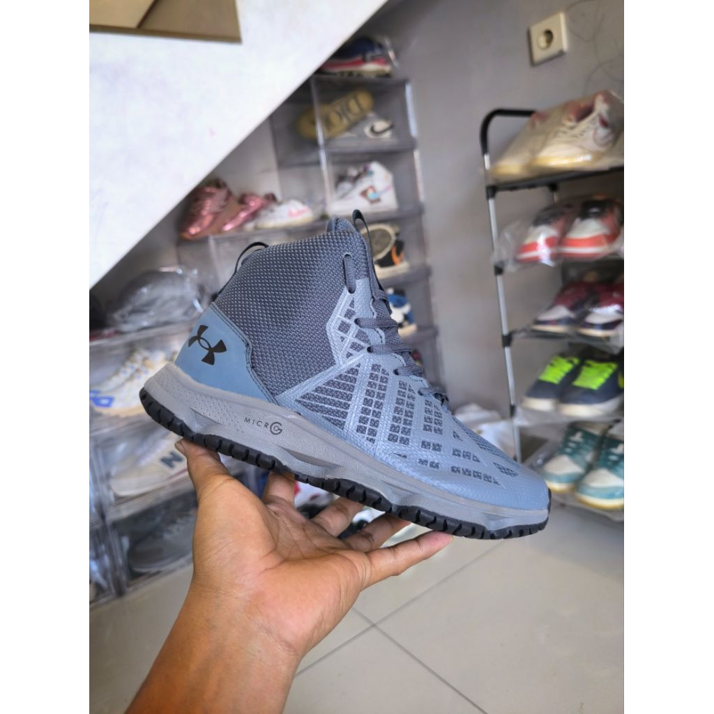 Sepatu outdoor Under Armor size. 40&43