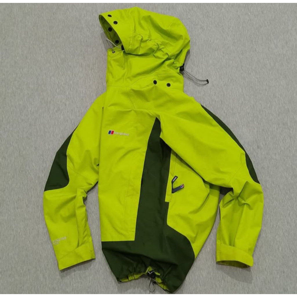 JAKET GORPCORE PRELOVED BERGHAUS GORETEX