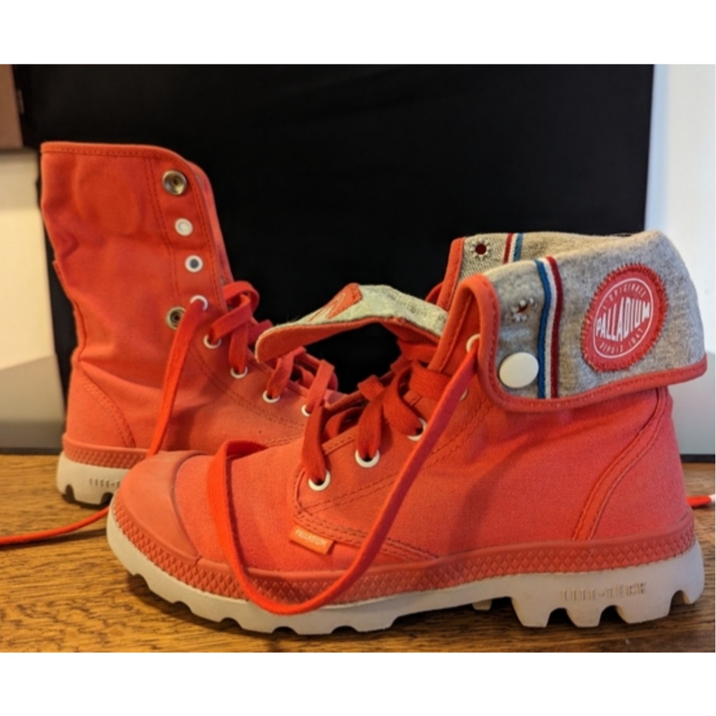 Second Sepatu Boots Kanvas Palladium Pampa Hi Merah size 38