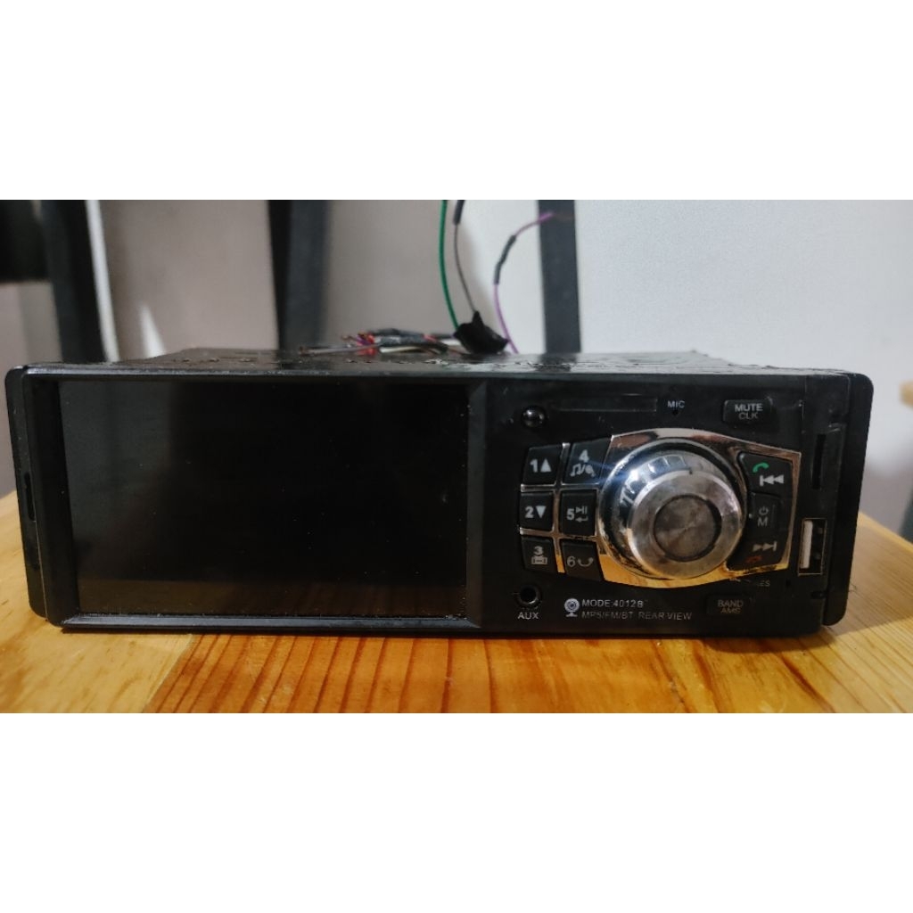 head unit dengan layar LCD (second)