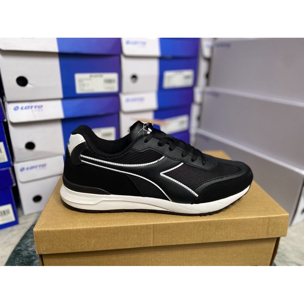 sepatu Diadora NAVIS original BNIB