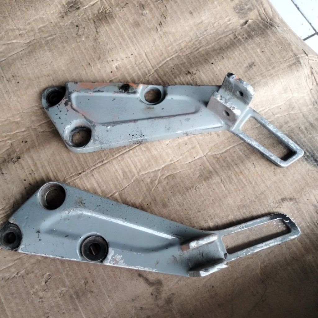 STEP/PIJAKAN KAKI BELAKANG SUPRA X FIT LAMA ORIGINAL COPOTAN