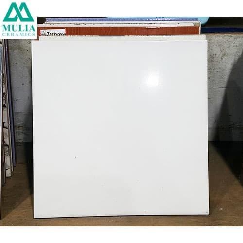 Keramik Lantai 30x30 Mulia Putih Polos | Keramik Lantai Glossy Minimalis KW1 0,99 m²/Dus
