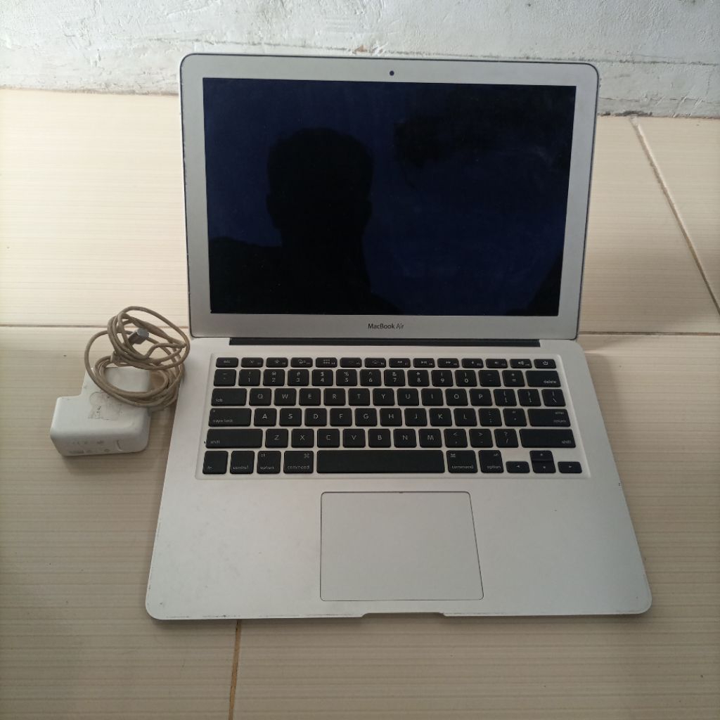 Jual Layar , kesing , batre, charger Macbook Air 2012 Siap Link