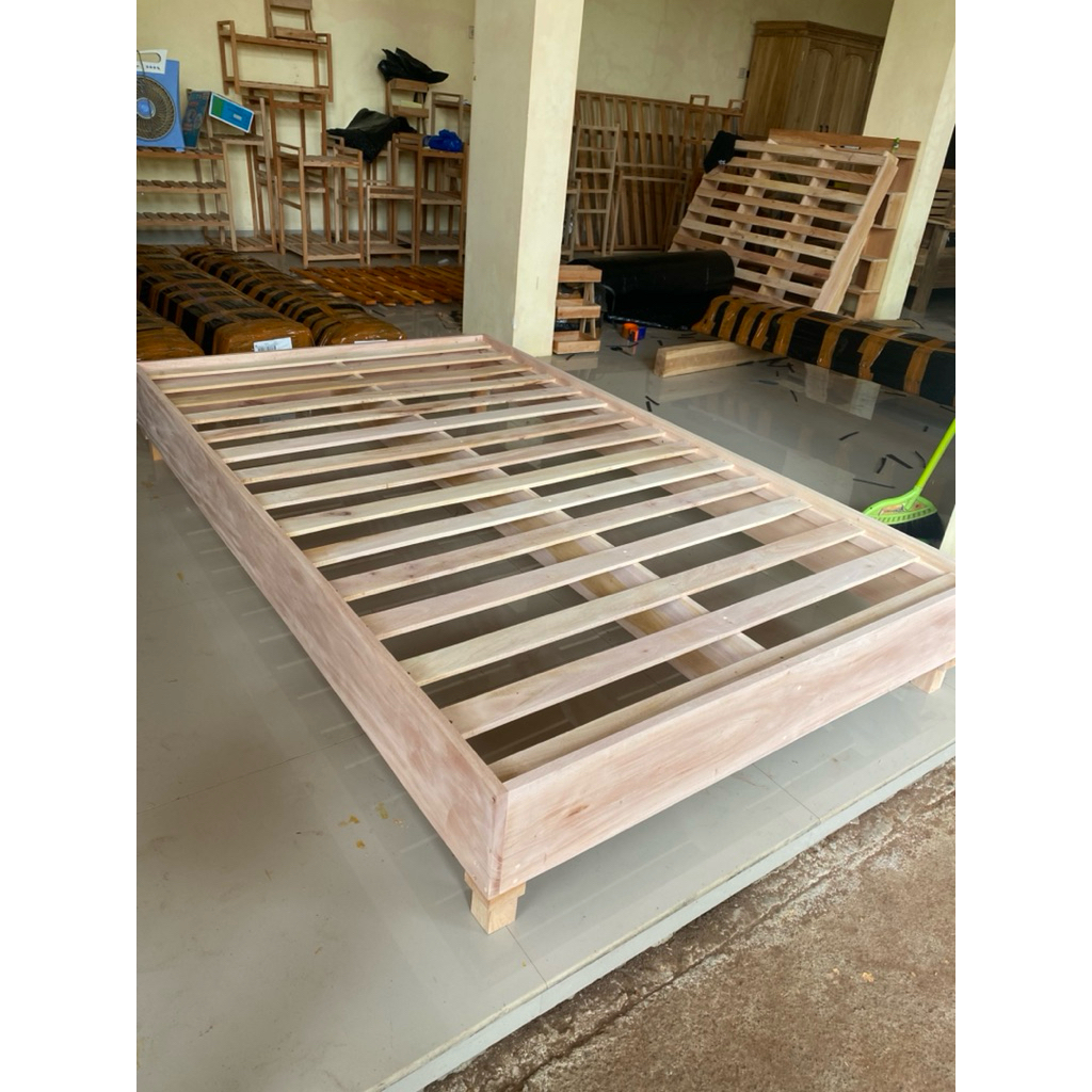 Dipan Tatakan Kasur Dengan Penompang kaki-kaki