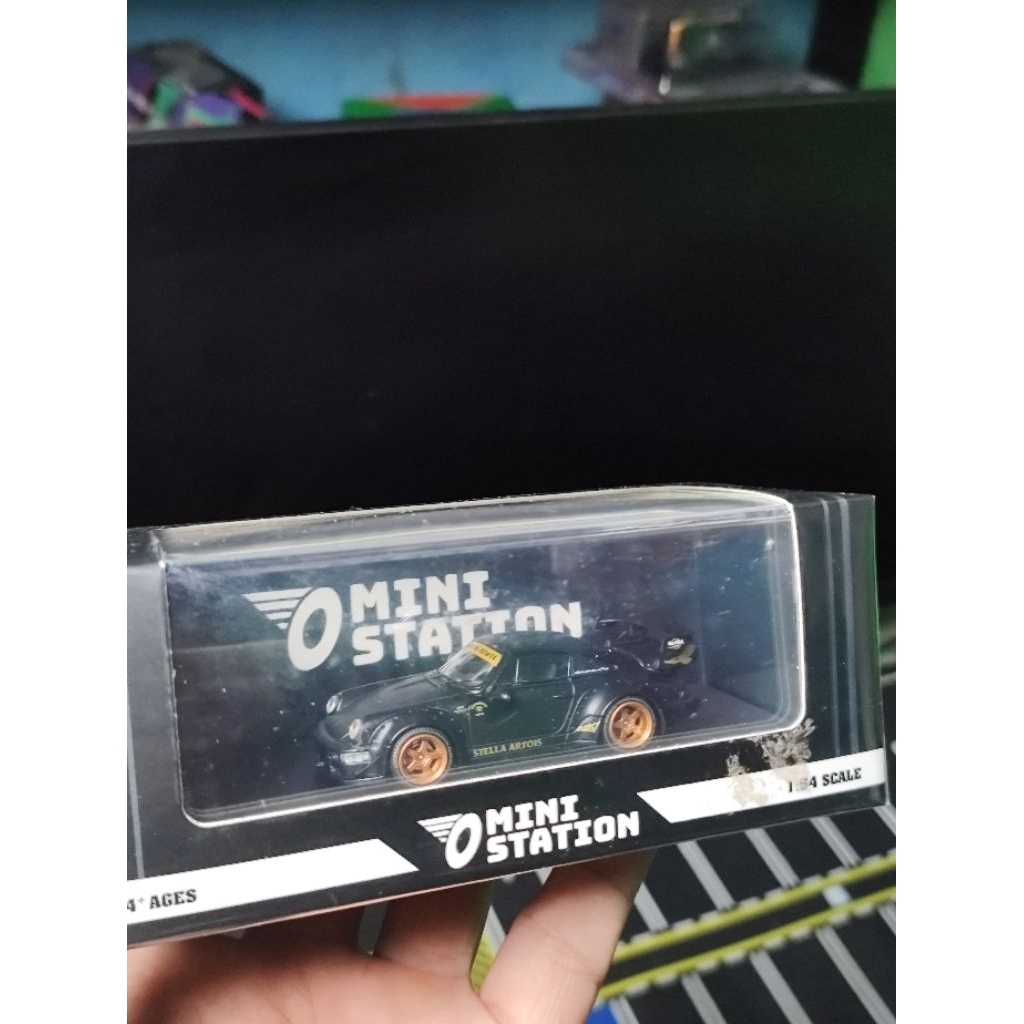 MINI STATION PORSCHE RWB STELLA ARTOIS SEALED