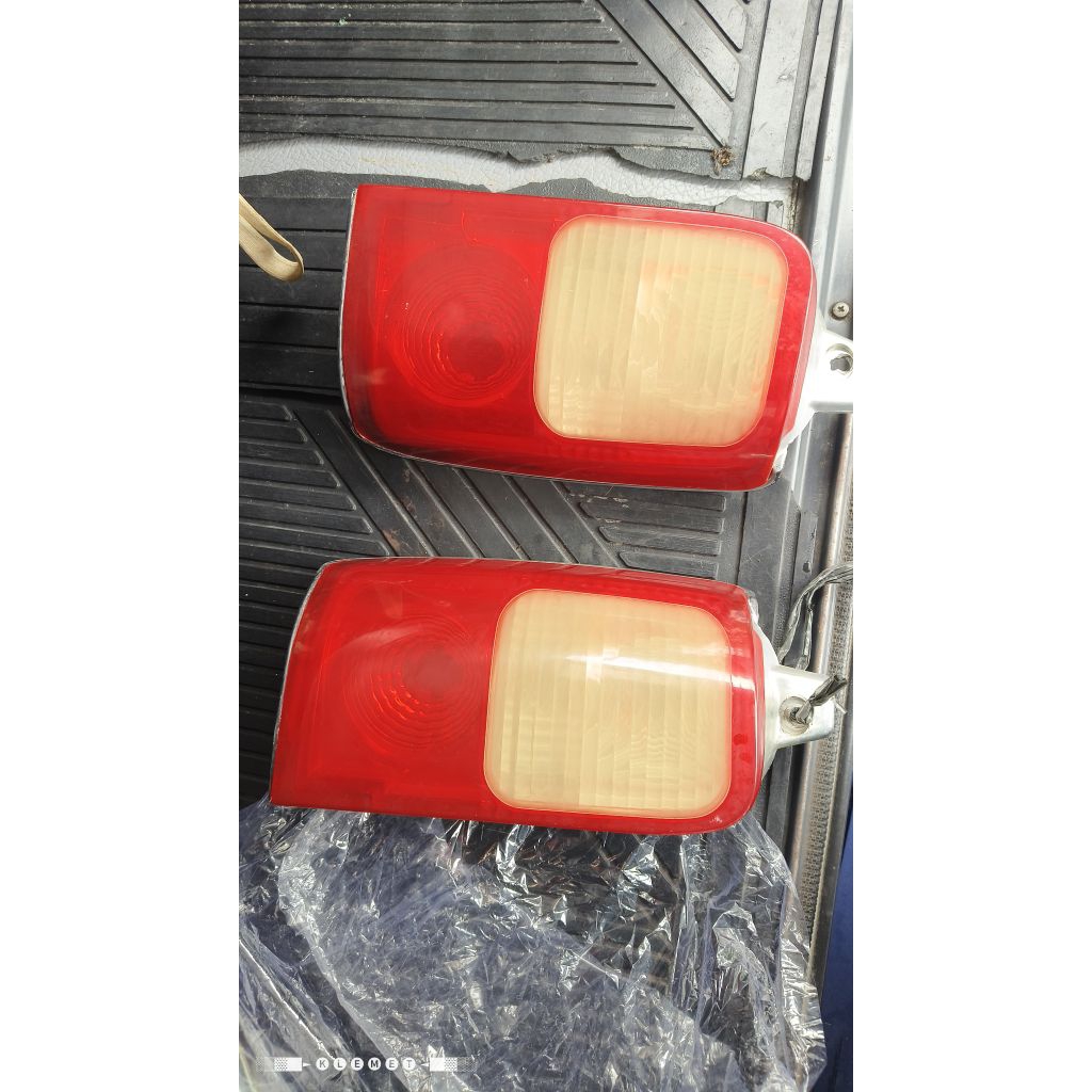 Lampu belakang kijang LGX 2001