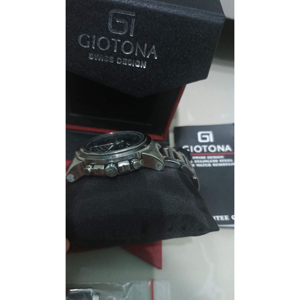 Jam tangan Giotona