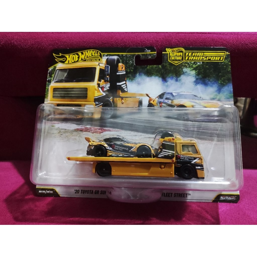 Hot Wheels Team Transport Toyota GR Supra & Fleet Street