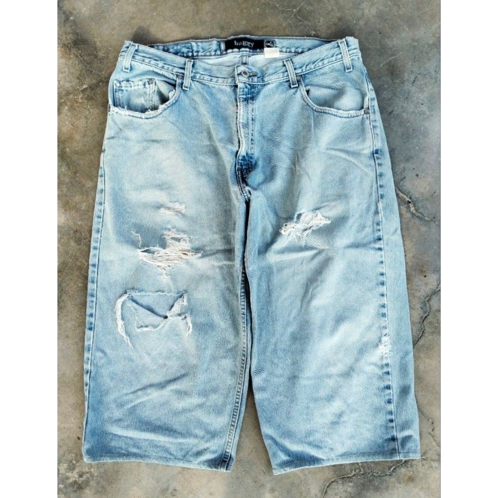 levis silver tab 3/4 distressed denim jorts