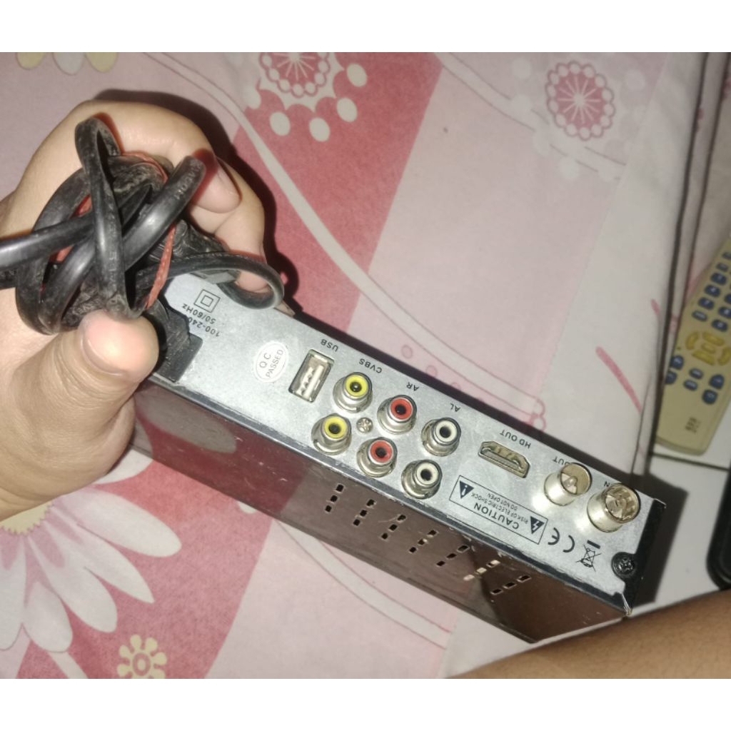 Set Top Box (STB) TV Digital merek Sanex model SN-STB1801.