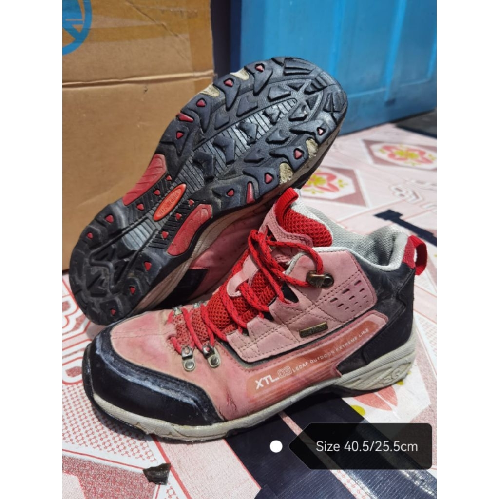 Borongan sepatu Outdoor