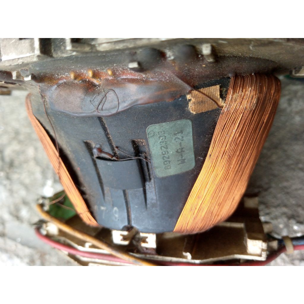 Yoke, konde TV tabung cembung 21inc merk cina, normal.