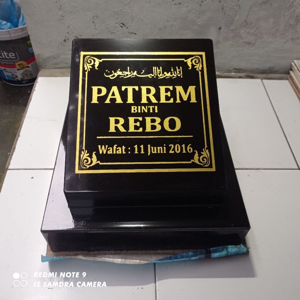 batu nisan 30X30 keramik full cor dudukan motif custom ukiran