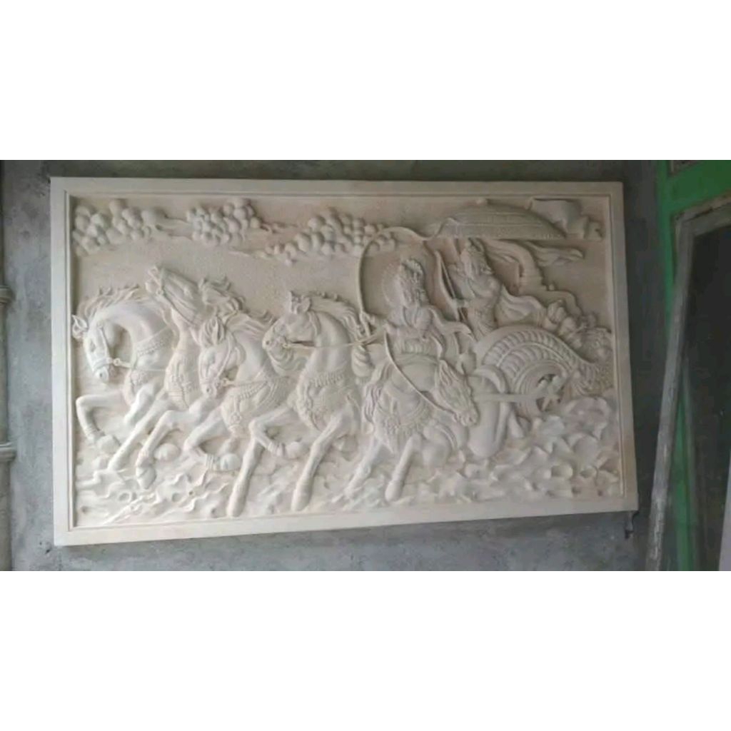 ukiran kereta kuda relief dinding batu ukir