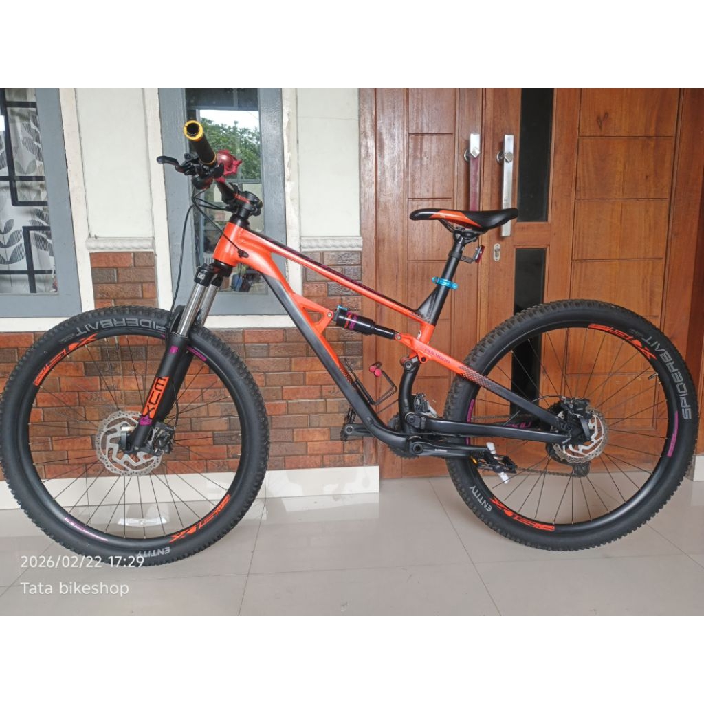 sepeda gunung MTB Polygon siskiu D5 2020 scond