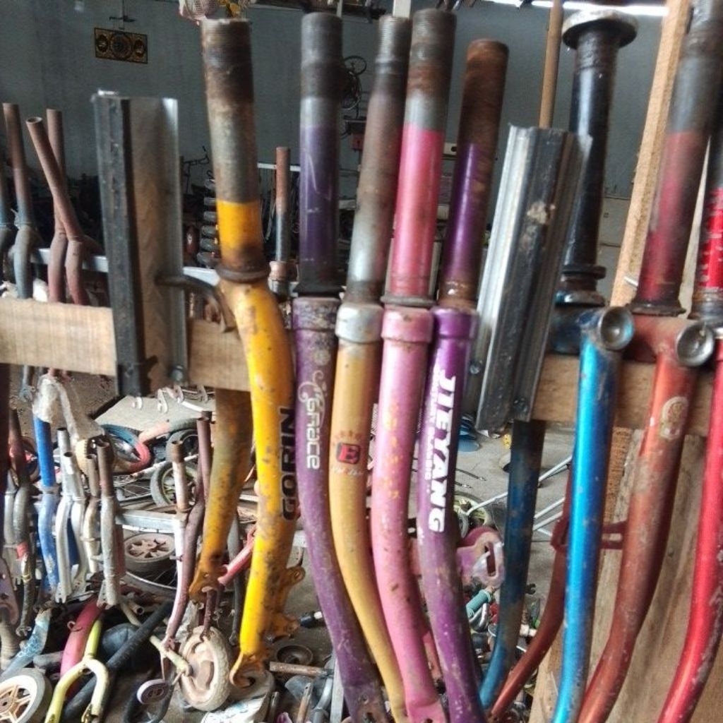 FORK SEPEDA cewe ukuran 20 in, jual bekas aja