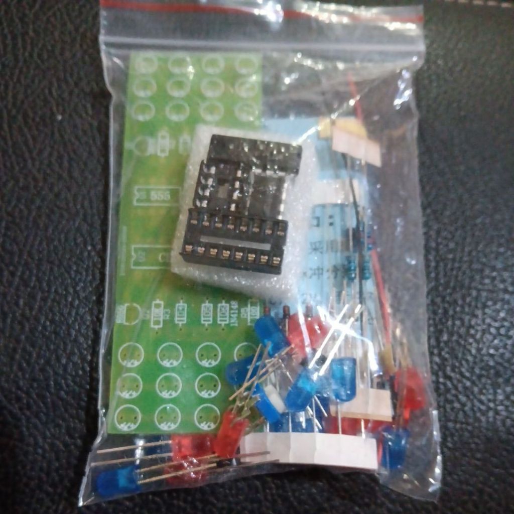 KIT DIY LAMPU FLASH 24 LED IC 4017 & 555