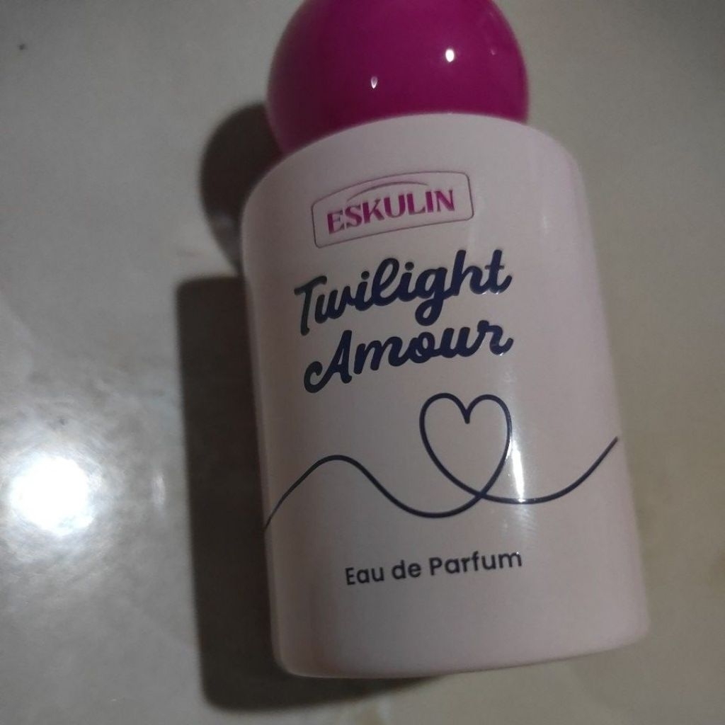 Eskulin twilight amour parfum berkualitas wangi 30 m exp 2029l