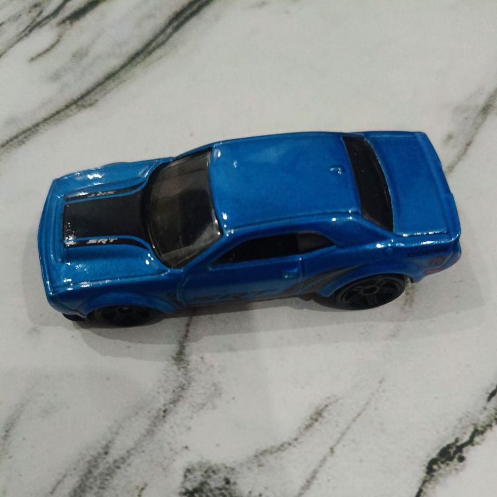 Hot wheels loose 18 Dodge Challenger SRT Demon