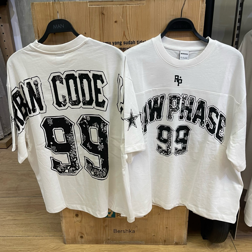Kaus T-shirt Varsity BERSHKA MEN Jastip (jasa titip)