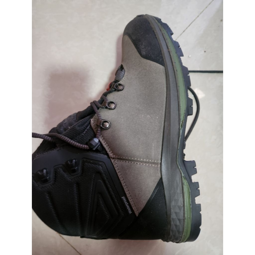 Forclaz Decathlon Sepatu Hiking Size 45 NEW