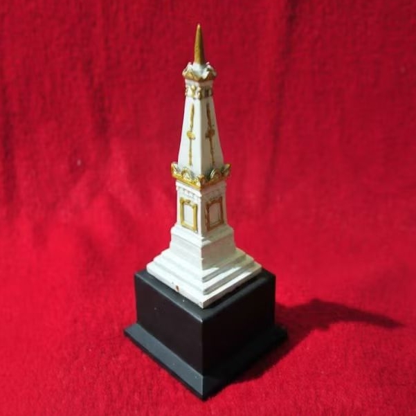 SOUVENIR TUGU JOGJA