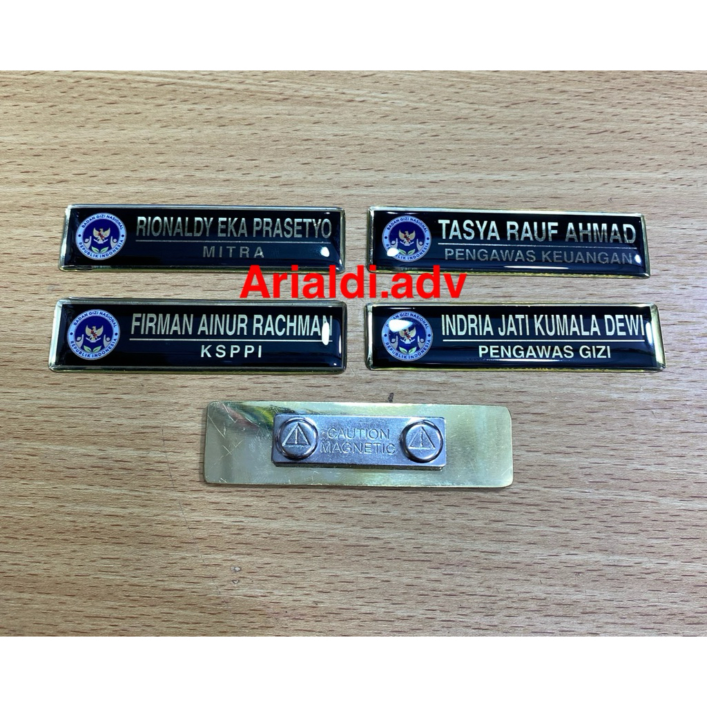 Papan nama dada kuningan -MAGNET