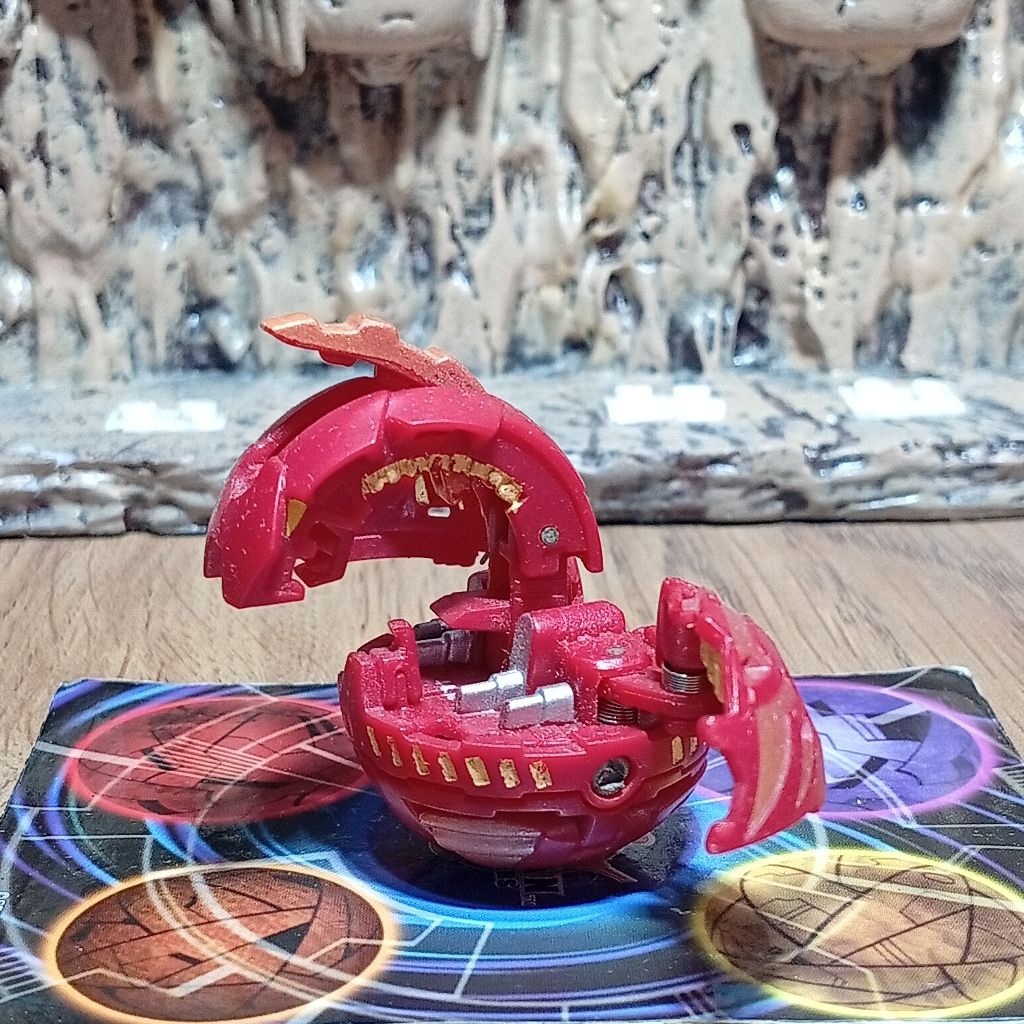 Bakugan Naga Pyrus Battle Brawler