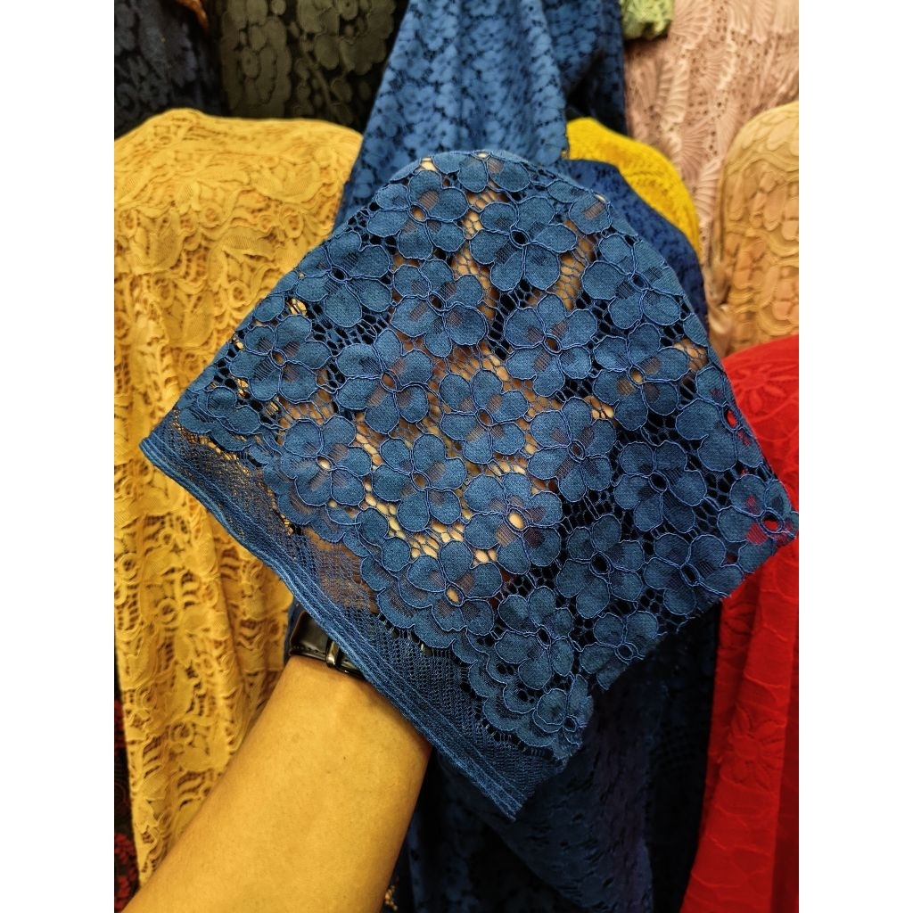 kain brukat premium navy / kain brokat katun / kain brukat murah / kain brokat meterah / kain brokat