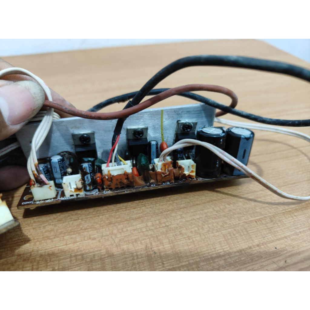 mesin speaker aktif simbadda cst6000N