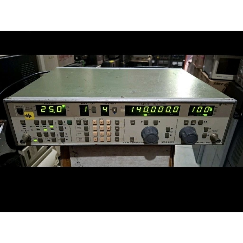 SIGNAL GENERATOR STEREO FM AM MSG 2570