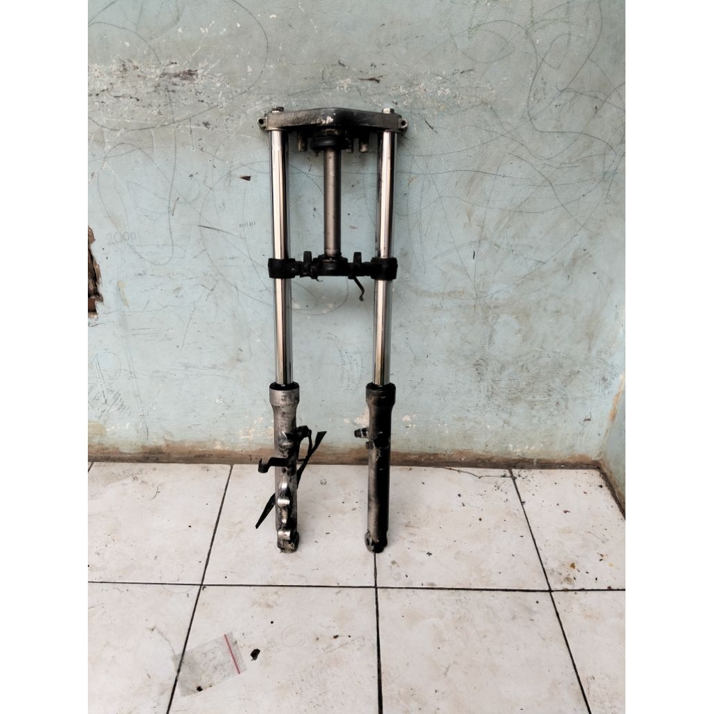 Shock Depan set Thunder 125 original copotan. shokbreker depan set segitiga Suzuki Thunder 125 origi