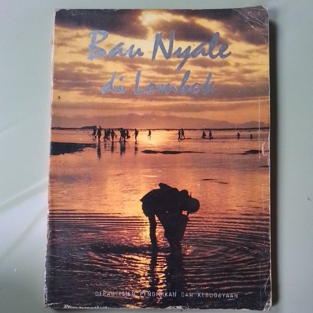 Buku Bau Nyale di Lombok