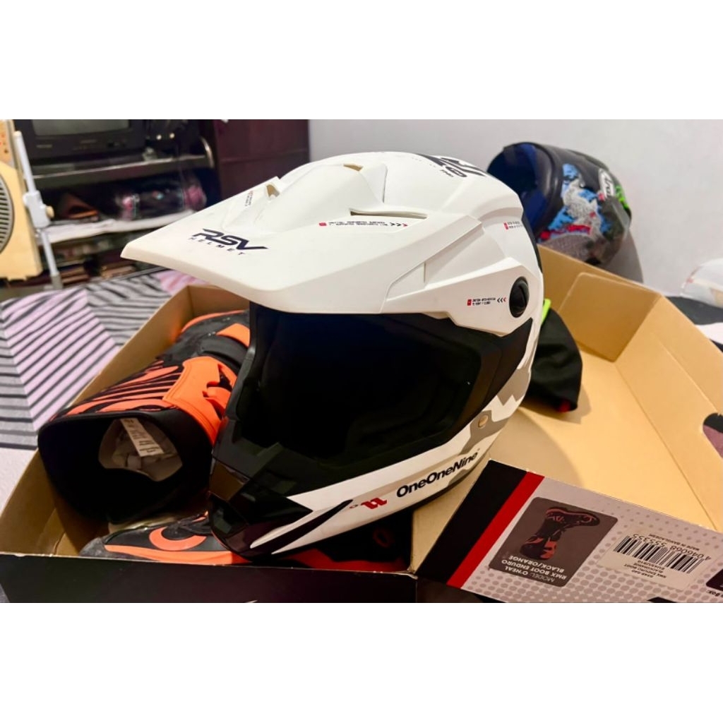 Paket Sepatu Trail Oneal dan Helm RSV