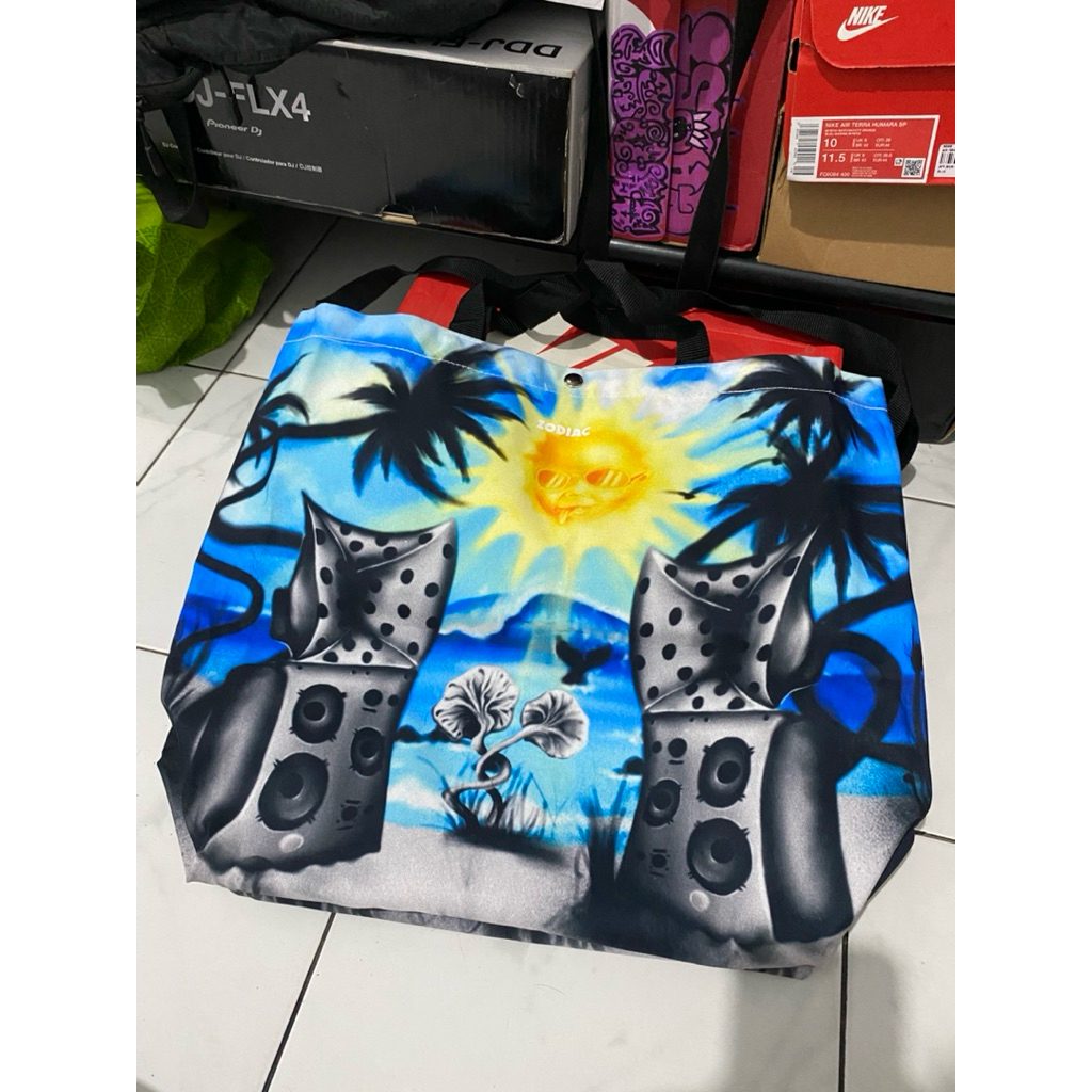 totebag slingbag zodiac x funguys