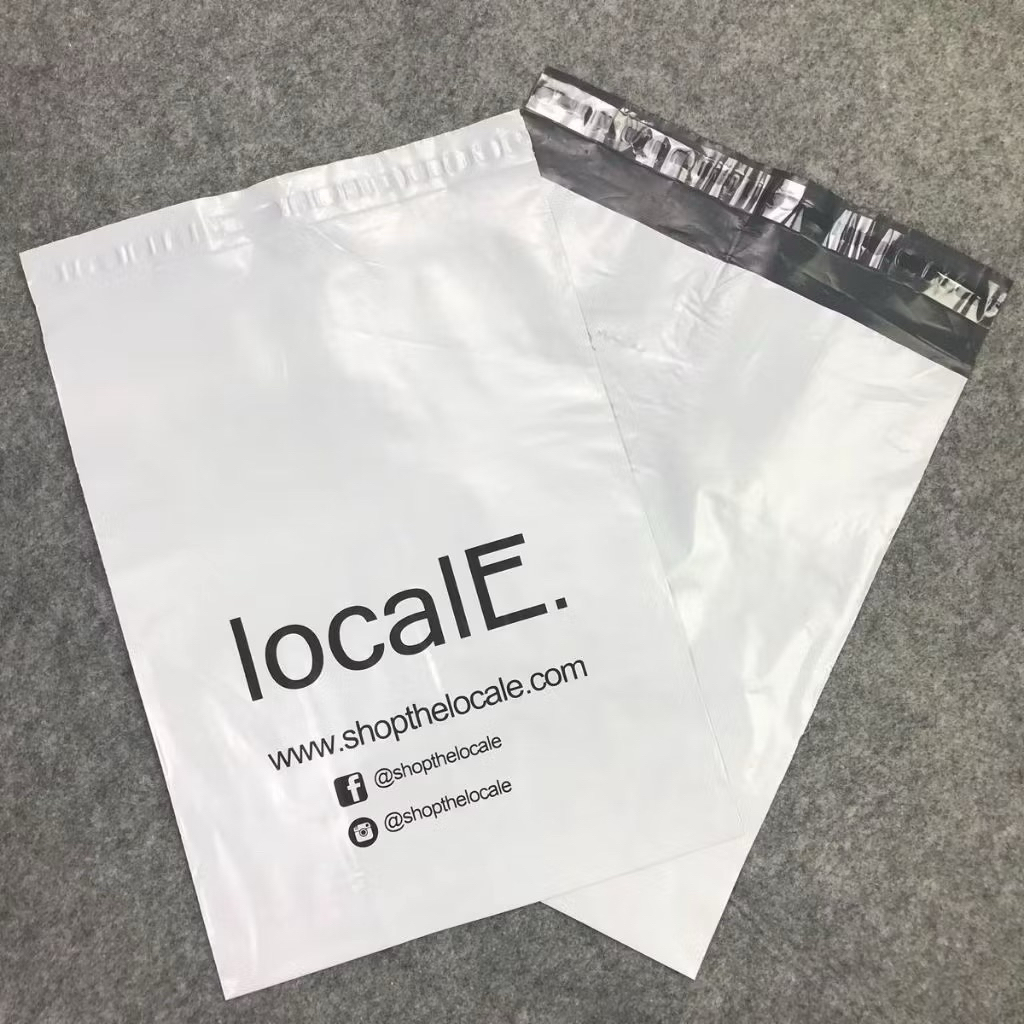 polymailer glosy tebal ,polymailer custom logo , polymailer baju,polymailer celana,plastik ollshop,p