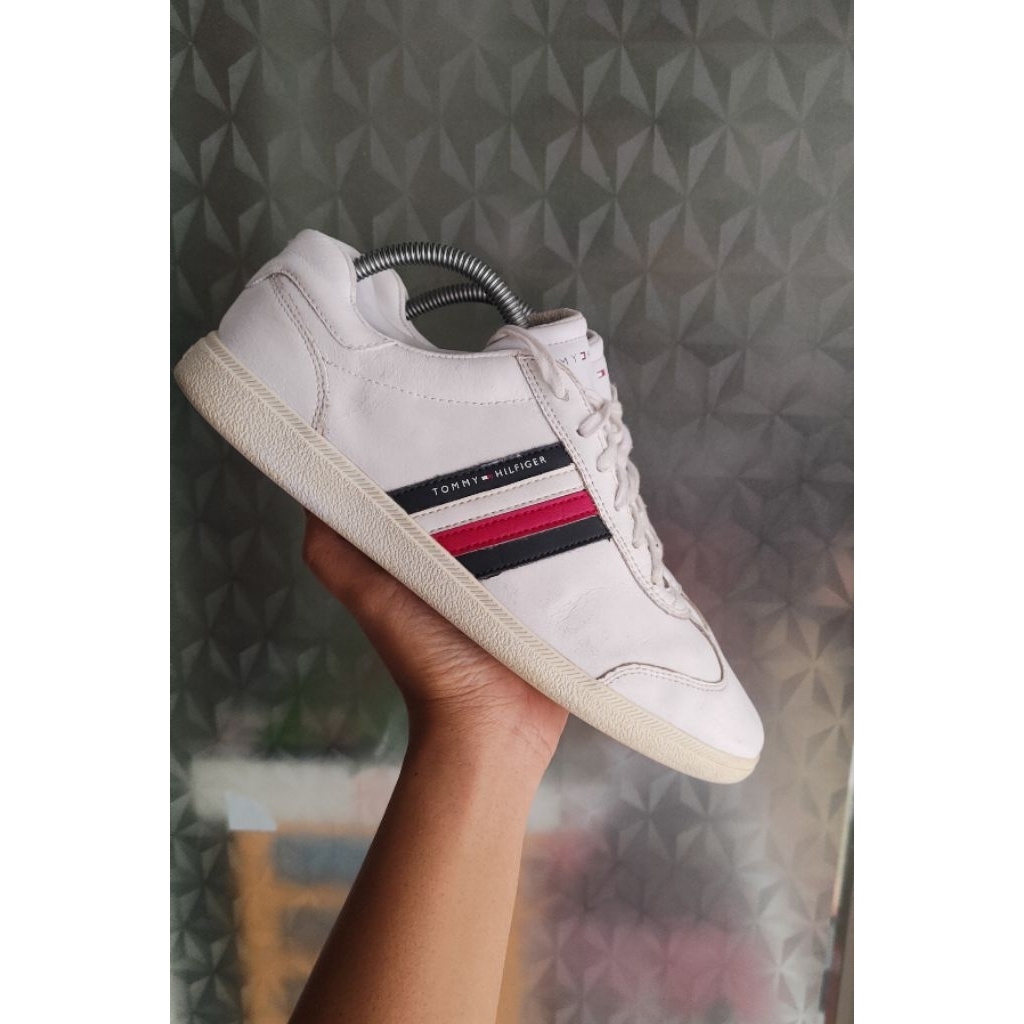 sepatu Tommy Hilfiger size 41 second bekas preloved