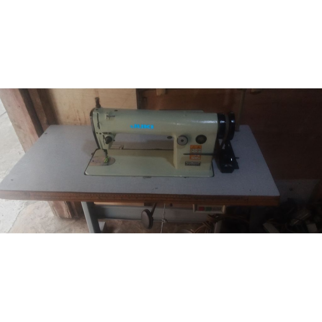 mesin jahit Juki seken berkualitas normal tinggal pake